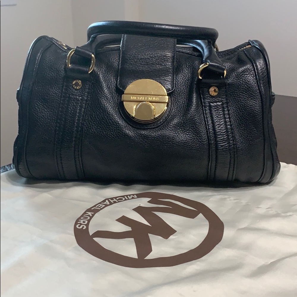 Michael Kors mini duffel bag color-black